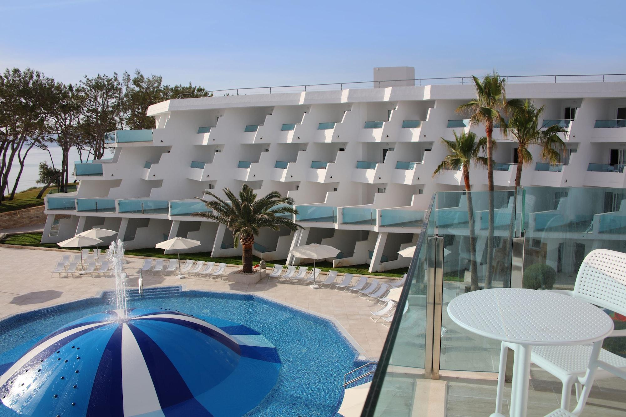 Iberostar Waves Hotel 4*