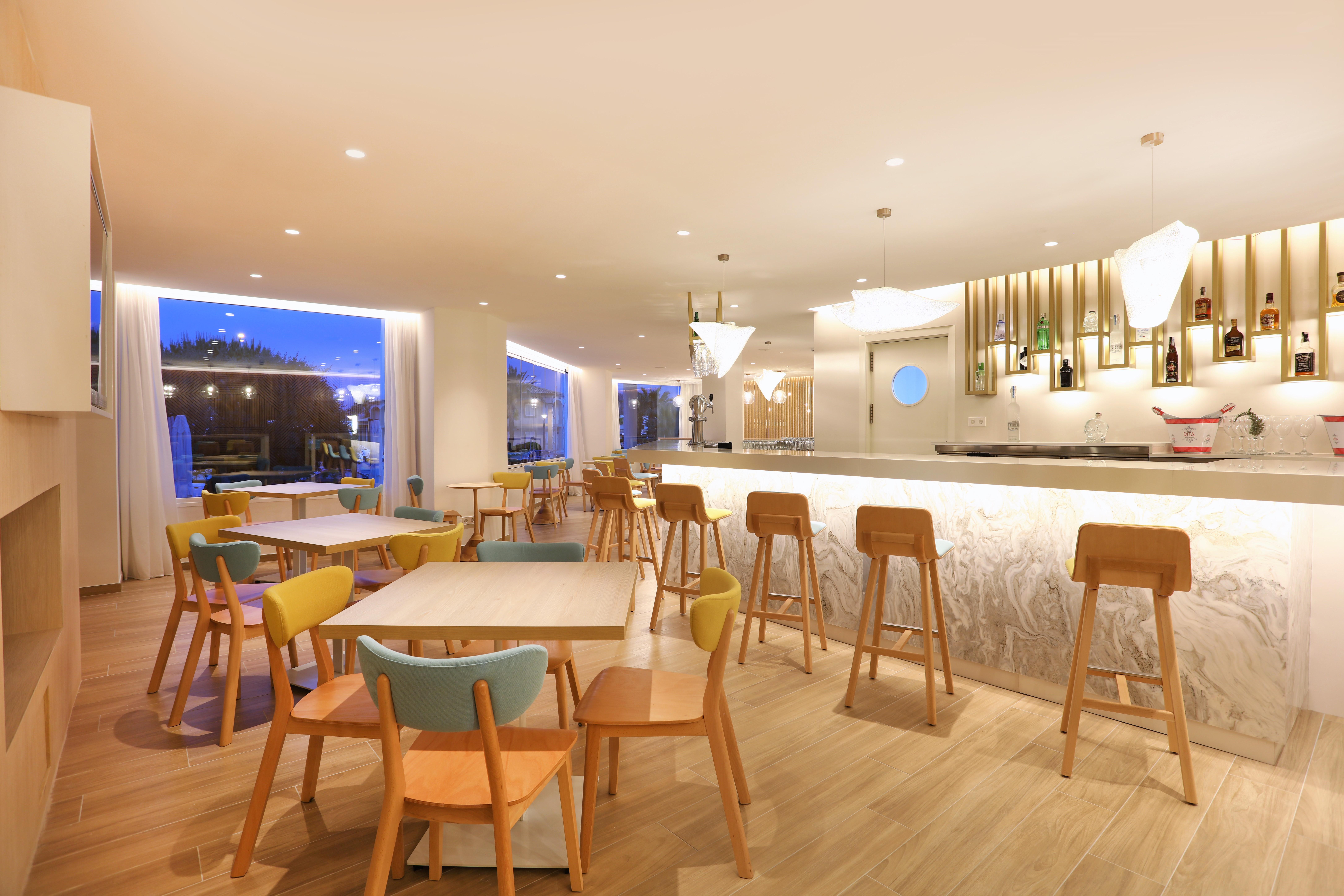 Iberostar Waves Hotel